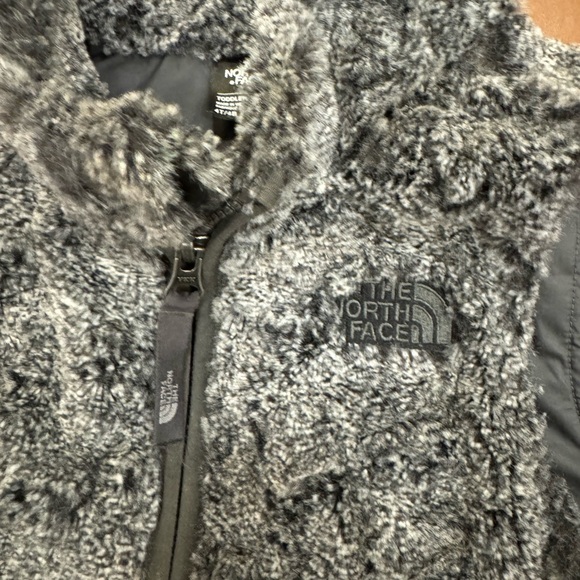 Girls Faux Fur Vest - Picture 2 of 3